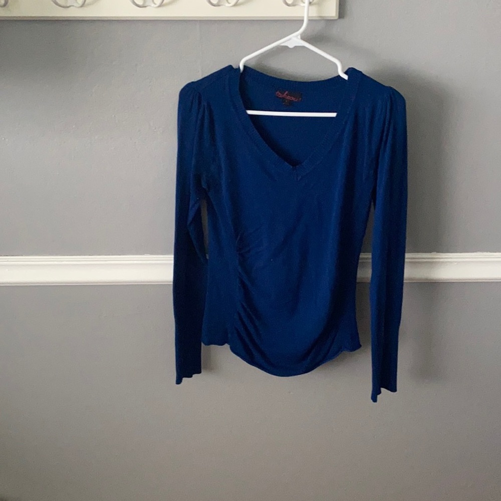 Form fitting long sleeve